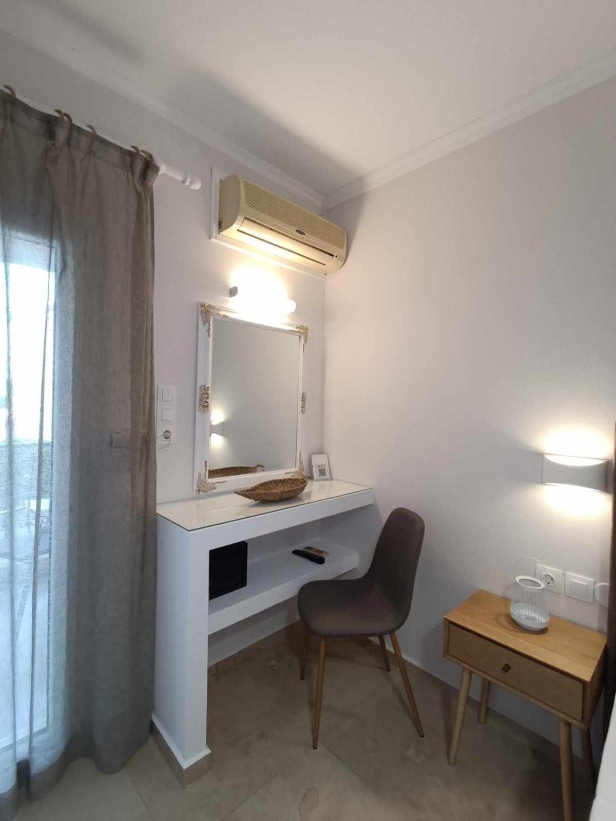 Roussa's Apartments Laganas Extérieur photo