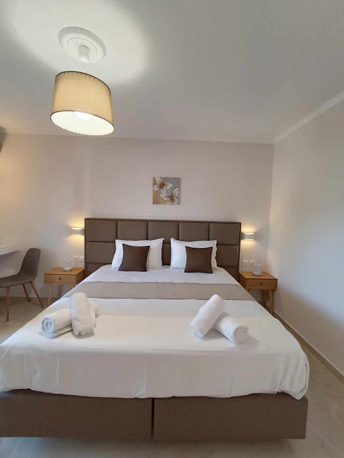 Roussa's Apartments Laganas Extérieur photo