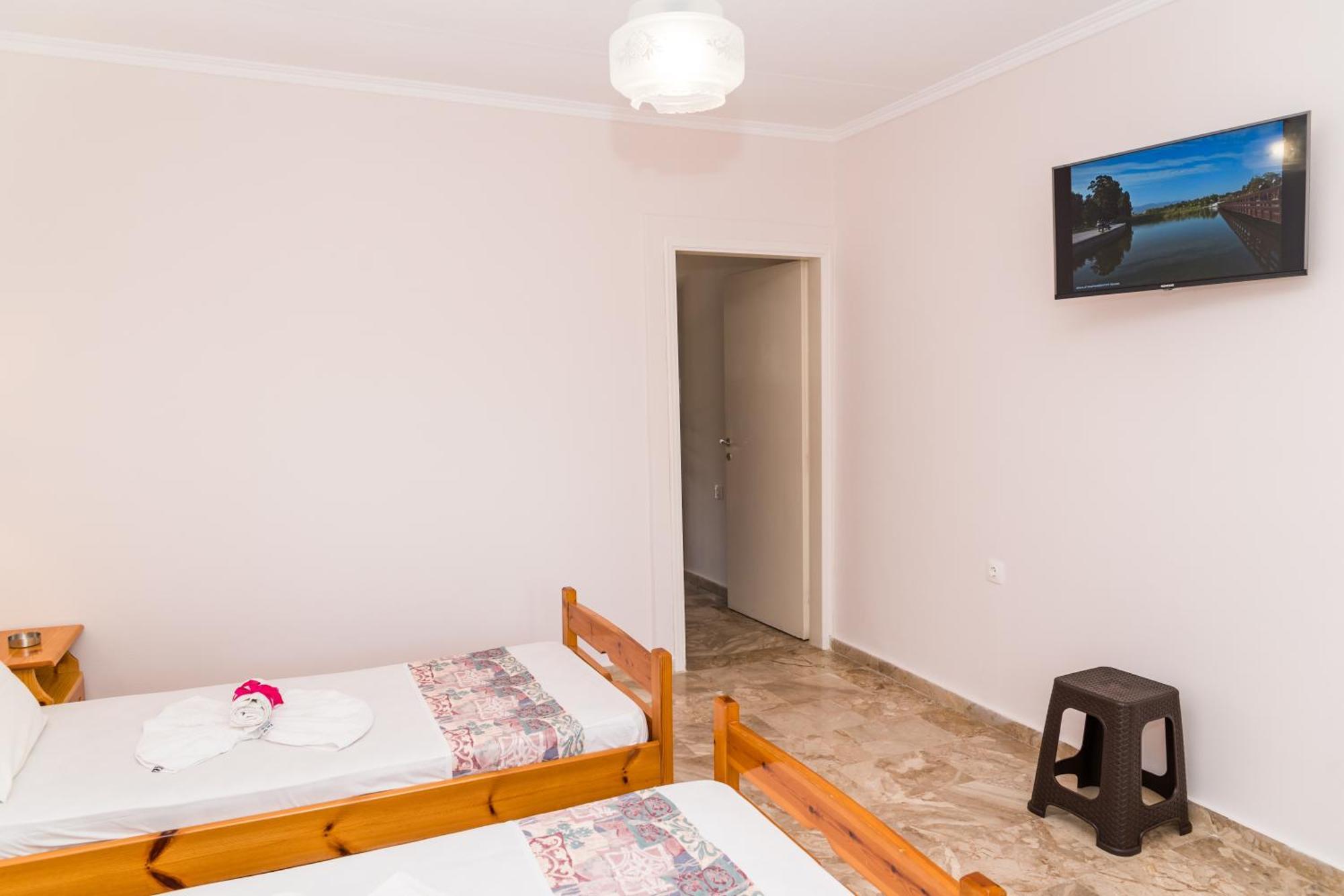 Roussa's Apartments Laganas Extérieur photo