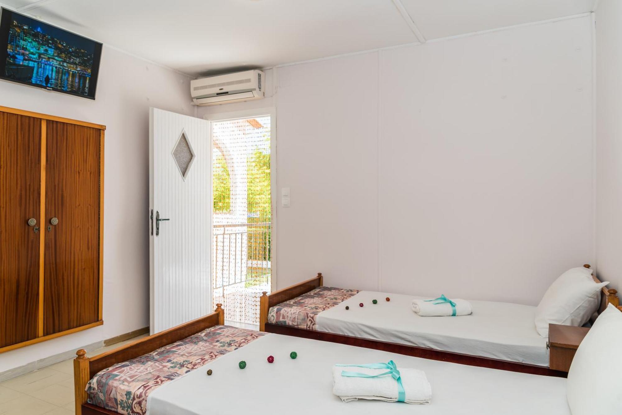 Roussa's Apartments Laganas Extérieur photo