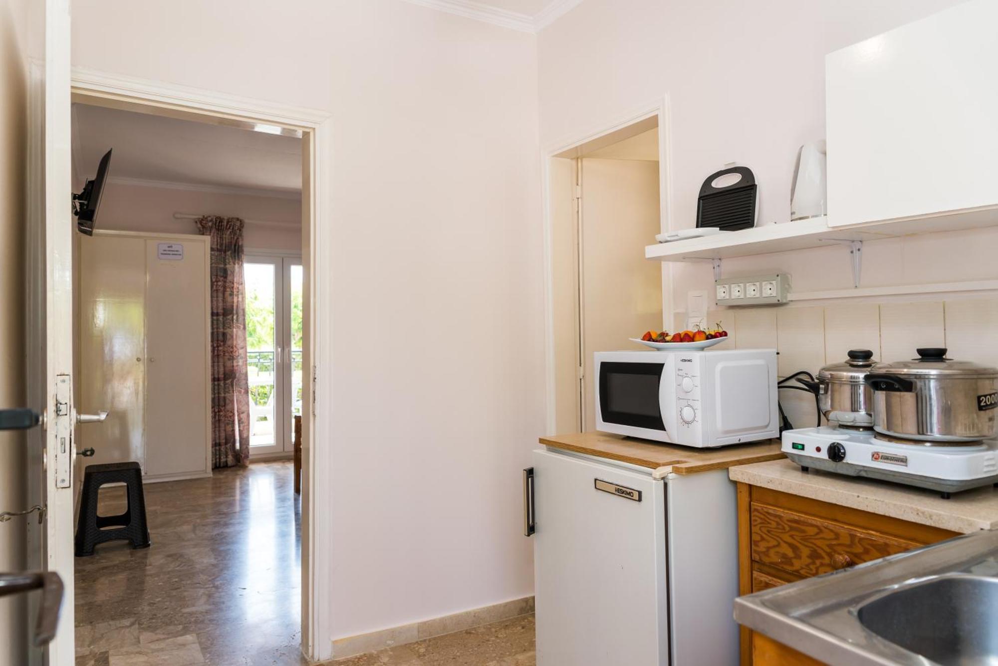 Roussa's Apartments Laganas Extérieur photo