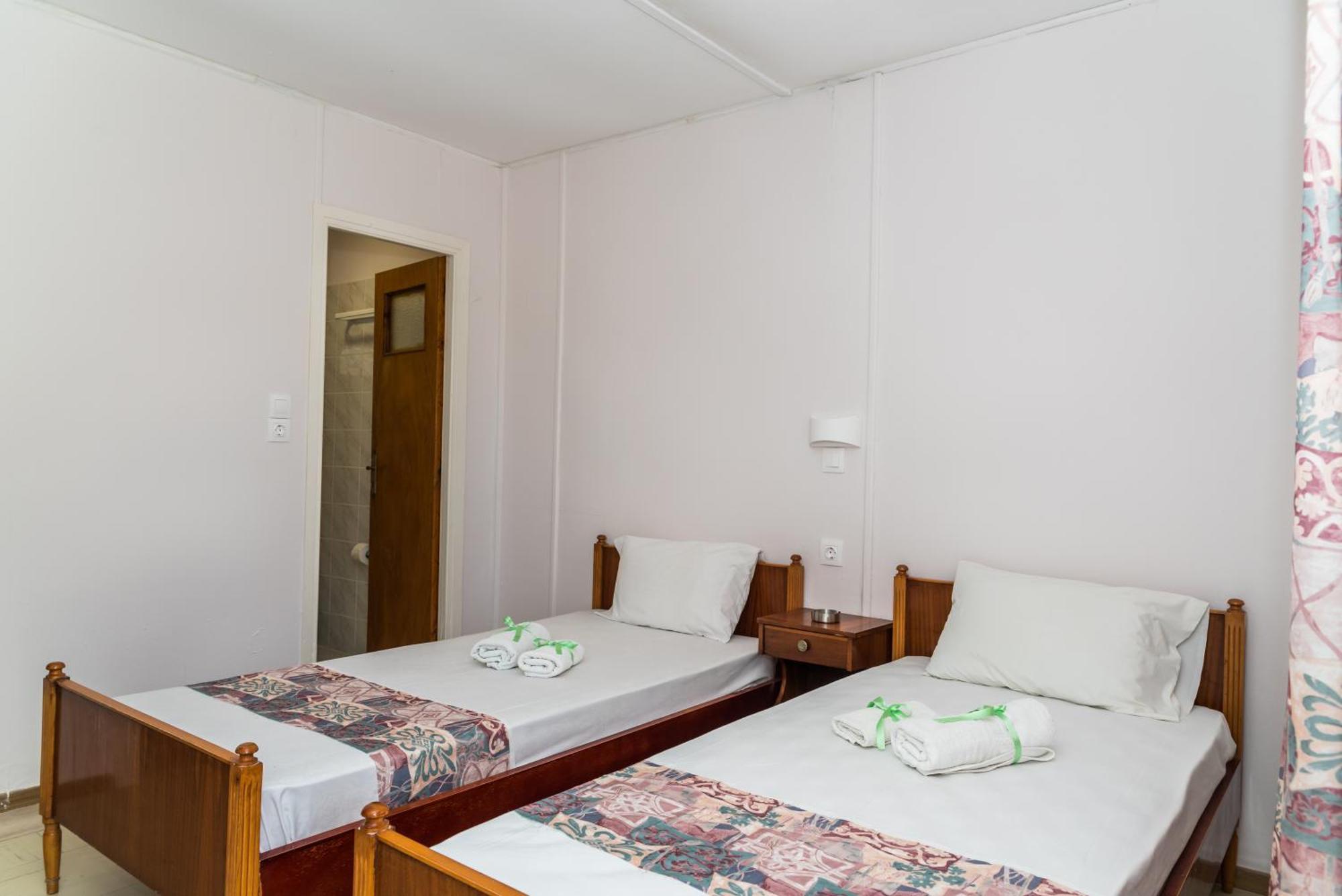 Roussa's Apartments Laganas Extérieur photo