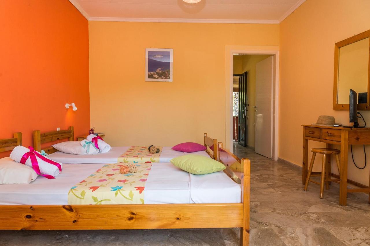 Roussa's Apartments Laganas Extérieur photo