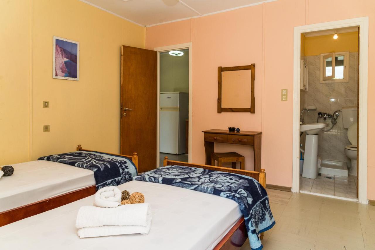 Roussa's Apartments Laganas Extérieur photo